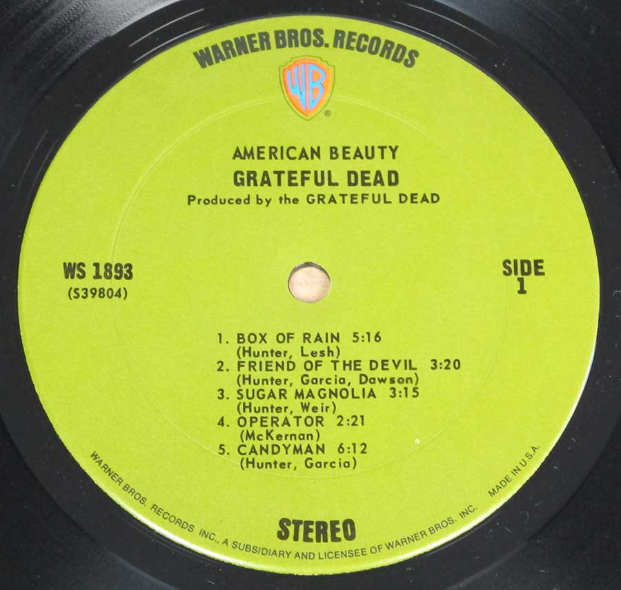Close up of record's label GRATEFUL DEAD - American Beauty Side One